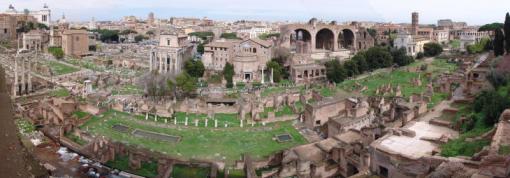 weiterer Blick auf das Forum Romanum